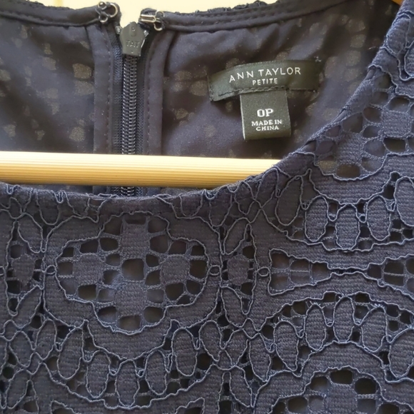 XSOLDX NWOT Ann Taylor Lace Shift Dress 0P Navy Blue $129 - Picture 11 of 11